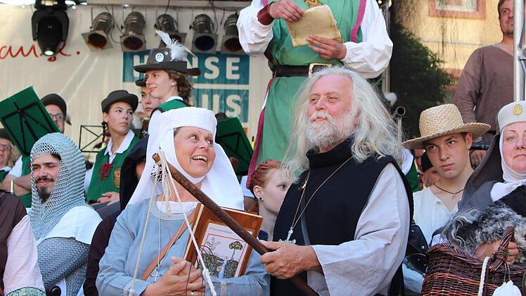 Eröffnung des Bad Brückenauer Stadtfestes mit historischem Umzug Foto: Julia Raab