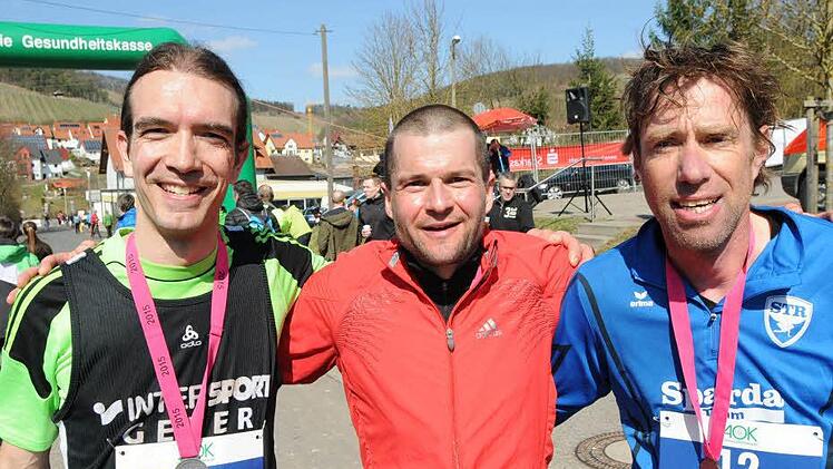 Die besten Marathonläufer mit (von links) Jürgen Zeißner (2.), Wolf Jurkschat (1.) und Christian Funk (3.).