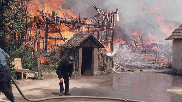 Der Gro&szlig;brand vom 24. Juli 1969 hinterlie&szlig; den kleinen Ort Siegritz als Brandruine. Fotos: privat