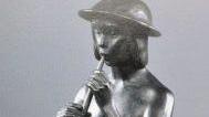 "Hirtenjunge" (Bronzefigur von 1910, 40 cm) Bildnachweis: Antje Kirsch, Dresden, 2005