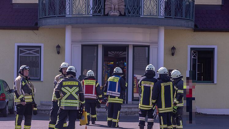 Bei SchweiÃŸarbeiten: Feuer bricht in Keller aus