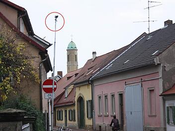 Eine kleine Kamera führte zu großer Verwirrung, die allerdings schnell geklärt war: In der Mittelstraße wurde von der Stadt Bamberg eine Verkehrszählung durchgeführt.  Fotos: Sebastian Martin