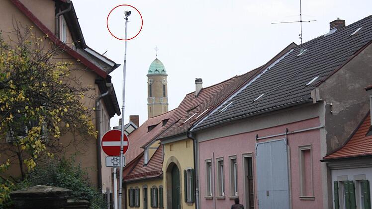 Eine kleine Kamera führte zu großer Verwirrung, die allerdings schnell geklärt war: In der Mittelstraße wurde von der Stadt Bamberg eine Verkehrszählung durchgeführt.  Fotos: Sebastian Martin