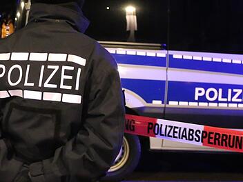 Ein Leichenfund in Knetzgau  im Oktober 2017  bleibt r&auml;tselhaft.   Die Polizei bittet daher erneut um Hinweise. Symbolfoto: Thomas Riedel/dpa