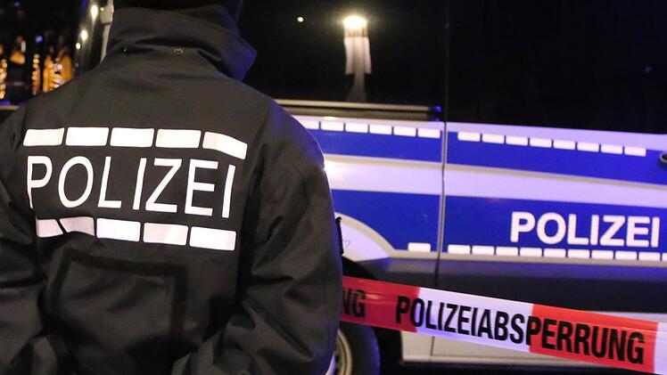 Ein Leichenfund in Knetzgau  im Oktober 2017  bleibt r&auml;tselhaft.   Die Polizei bittet daher erneut um Hinweise. Symbolfoto: Thomas Riedel/dpa