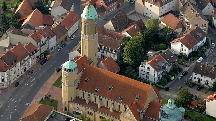 Die Ottokirche mit ihrem "Spargel" und ihrem Turmstumpf. Archivbild: Ronald Rinklef