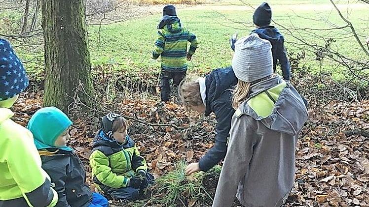 Mit Teamwork und vielen guten Ideen meisterten die "Neusiche L&ouml;schfr&ouml;sch" eine verzwickte Aufgabe.  Foto: privat