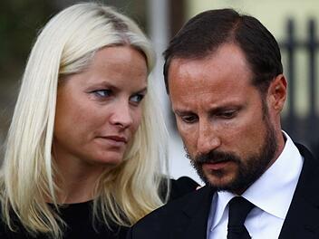 Mette-Marit Tjessem Høiby, hier zusammen mit dem norwegischen Prinzen Haakon, ist auch heute noch umstritten.