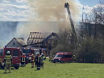 Enorme Rauchentwicklung: Brand auf landwirtschaftlichen Anwesen