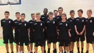 Die U14-Basketballer des TTL Bamberg haben sich die bayerische Vizemeisterschaft erspielt, v. l.: Matteo Arnoldo, Elvis Konstanz, Justus Posern, Vincent Zapf, Raphael Starklauf, Norvel Oelling, Ozan Yardimci, Ben Schneider, Florens Böttger, Christoph Weinrich, David Schwital, Johann Kessler, Niklas Back. Auf dem Bild fehlt Finn Radina. Foto: TTL