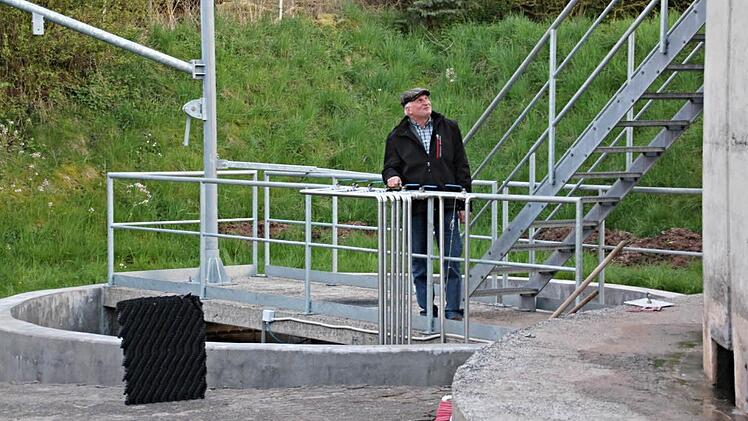 Die Kläranlage in Aktion. Immer wenn genug Wasser angekommen ist, tritt schaltet sie ein.  Foto: Helmut Will