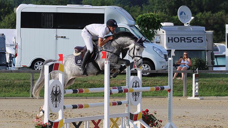 Maximilian Ertz von der Reitsportgemeinschaft Reiterhof Rhön Detter-Weißenbach.Sebastian Schmitt