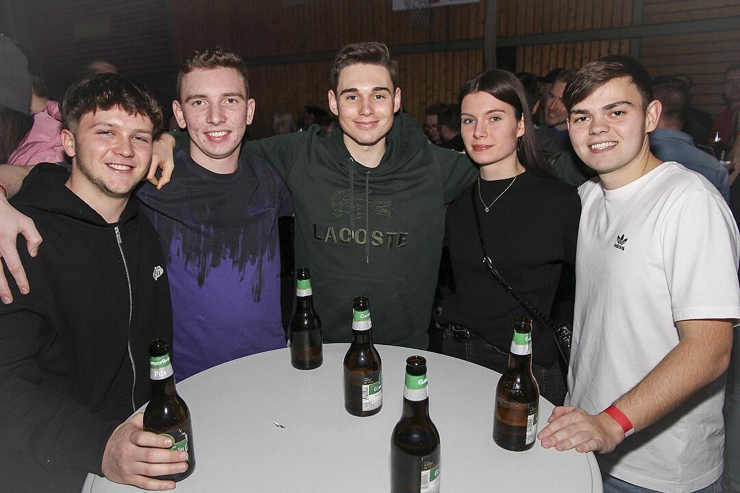 Mit vielen Party-Songs der 80er & 90er und Rock-Pop Klassikern