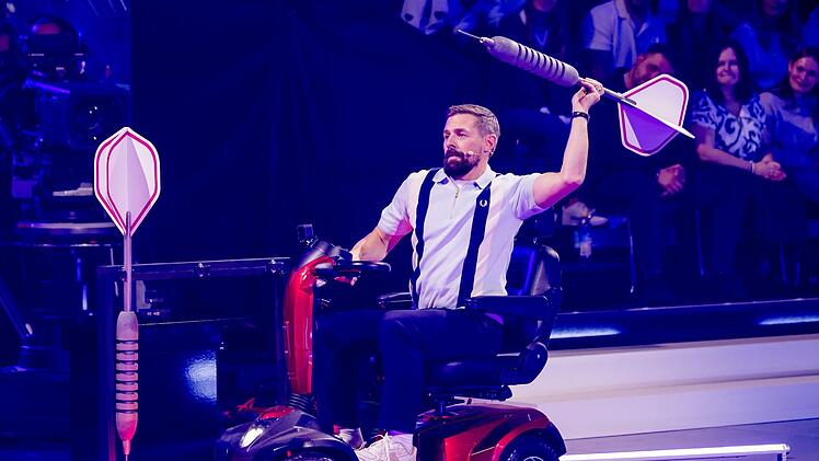 Im Finale m&uuml;ssen allerhand Gegenst&auml;nde auf ein Wand geworfen werden.