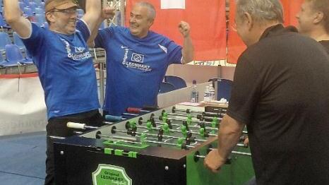 Die Kulmbacher Heinz Kießling und Detlef Freitag (links) freuen sich über ihren Sieg beim Weltcup in Luxemburg. Foto: privat