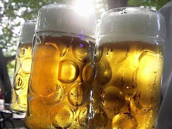 Welch ein Anblick: Gerstensaft und Sonnenflair - das passt gut zusammen.