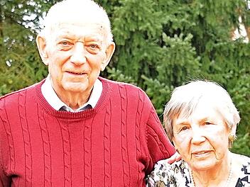 Das Jubelpaar Friedbert und Sonja Mutschink  Foto: Karl Heinz Wirth
