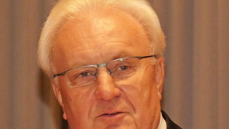 Stolz trägt der gebürtige Tschirner Wolfang Förtsch das Bundesverdienstkreuz.  Foto: privat