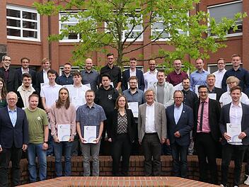 Bamberg: Informatiker- und Techniker-Ausbildung erfolgreich absolviert - Berufsschüler feierlich verabschiedet Bamberg: Informatiker- und Techniker-Ausbildung erfolgreich absolviert - Berufsschüler feierlich verabschiedet