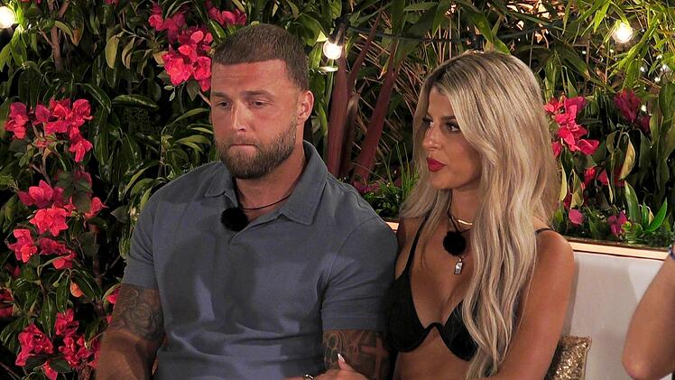 Joena und Filip sind ab sofort ein Couple.