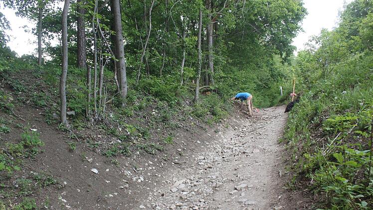 Dieser heutige Weg zum Staffelberg war auch zu keltischer Zeit schon einer der Eingänge nach Menosgada. Foto: Matthias Einwag