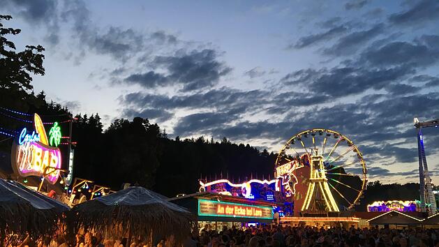 In der Nacht auf Samstag hatte die Polizei beim Kronacher Freischie&szlig;en alle H&auml;nde voll zu tun. Symbolbild: Marian Hamacher