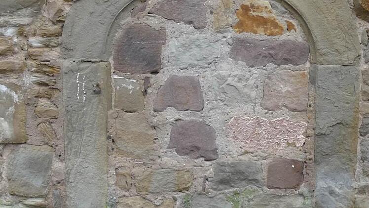 Kleine Pforten in der Stadtmauer sollten die Wege abkürzen, um an das Wasser des Stadtbaches zu kommen. Hier in der Entenweidgasse. Fotos: wo