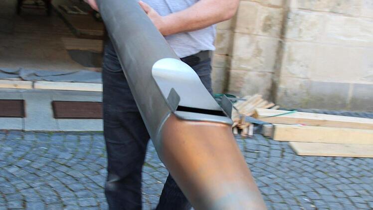 Orgelbaumeister Andreas Hemmerlein packt selbst mit an. Foto: Andreas Dorsch