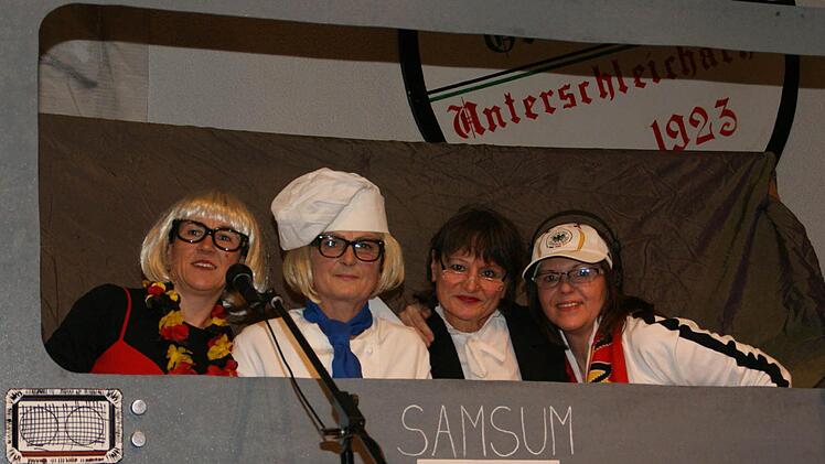 Als TV-Stars der speziellen Art hatten (v.l.) Friederike Kraus, Gabi Arnhold, Elisabeth Moser und Gabi Kraus die Lacher auf ihrer Seite.Alle Bilder: Sabine Weinbeer