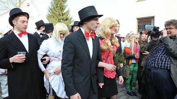 Zum Tanze mit den frisch "gemahlenen" Paaren...Foto: Barbara Herbst