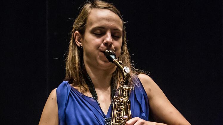 Das Arcis Saxophon Quartett wurde bei seinem Coburg-Debüt im HUK-Foyer von zahlreichen Zuhörern mit ausdauerndem Beifall gefeiert.Foto: Jochen Berger