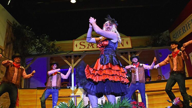 Das Männerballett "Spitzbuam" wurde vom Publikum bejubelt.