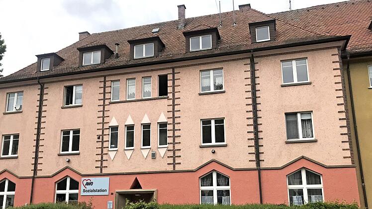 Modern wirkend und fantasievoll: der Eckbau in der Caspar-Fischer-Straße ist nach seiner Sanierung ein architektonisches Schmuckstück. Foto: Wolfgang Schoberth