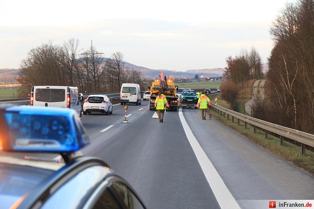 Unfall auf A73 - 20.000 Euro Schaden