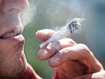 Der Joint soll legal werden, fordern immer wieder auch Politiker. Der Präventionsbeauftragte der Kriminalpolizei warnt davor. Foto: CT Archiv