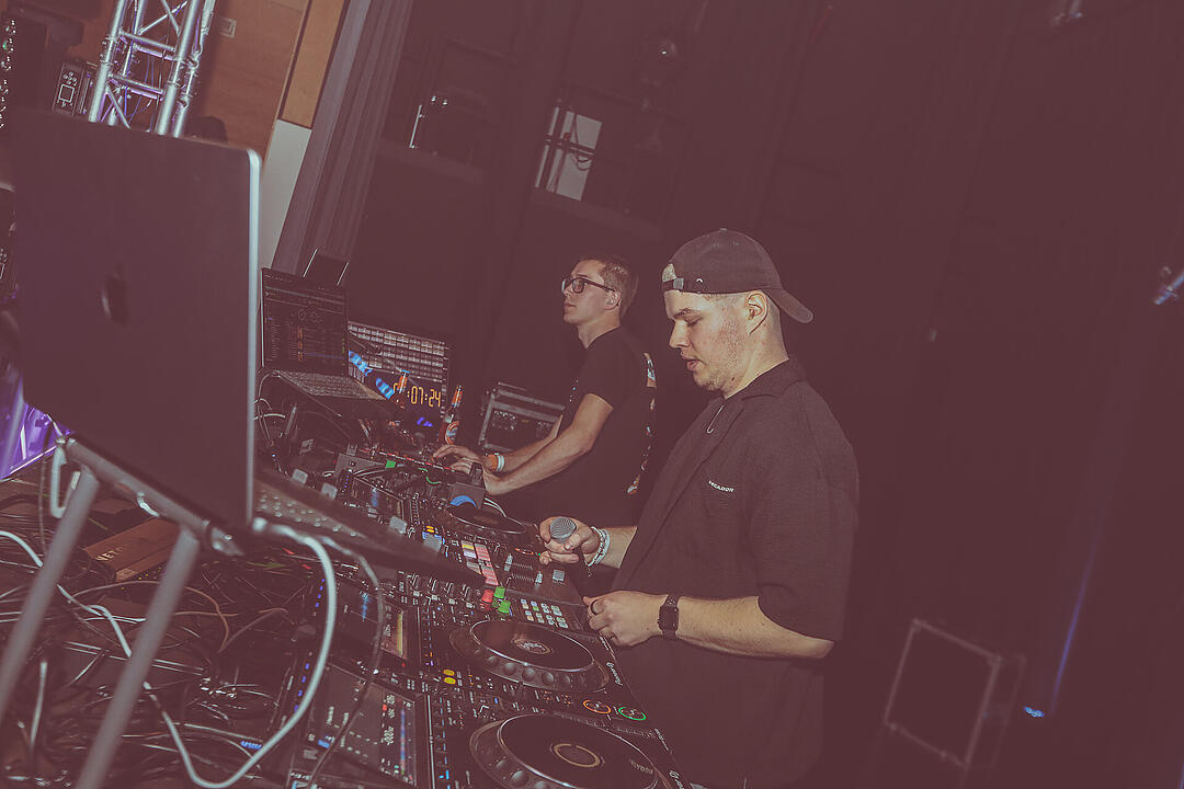 DJ INC & DJ NOSC