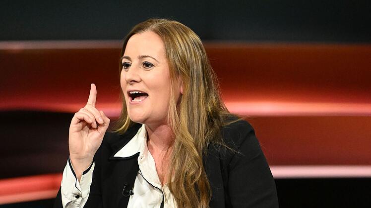 Janine Wissler kritisierte, "dass wir eine in Teilen vollkommen hysterische Debatte über Zuwanderung führen".