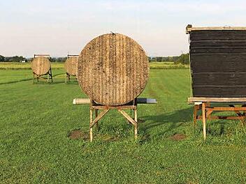 Die Mühlhausener Bogenschützen üben schon seit geraumer Zeit ihren Sport auf einer gemeindeeigenen Wiese aus, die im Flächennutzungsplan bisher aber nicht als Sportgelände ausgewiesen war. Foto: Seeger