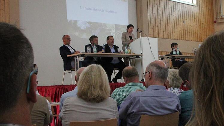 Öffentliche Sitzung der Brückenauer Rhönallianz zum Nationalpark Foto: Ulrike Müller