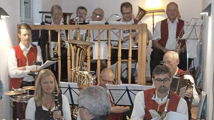 Die "Hornochsen" spielten auf der "kleinsten Bühne der Welt". Foto: kpg