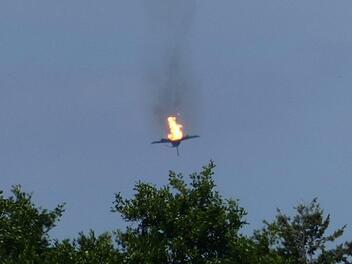 In Mecklenburg-Vorpommern sind am Montag zwei "Eurofighter" abgestürzt. Einer der beiden Piloten fand dabei den Tod. Symbolfoto: Thomas Steffan/dpa