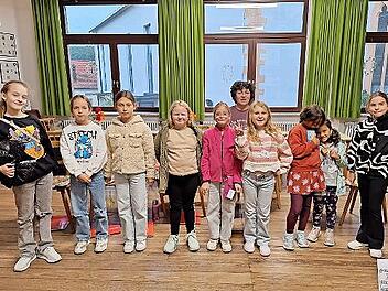 Die Nüdlinger Spatzen mit ihrer neuen Leiterin Cilene Kubisch.