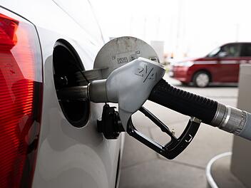 Auto an der Tankstelle