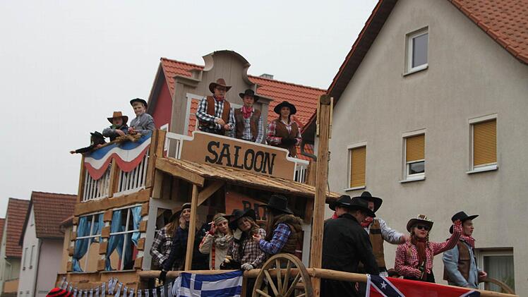 Faschingsumzug in Poppenlauer   Foto: Thomas Malz
