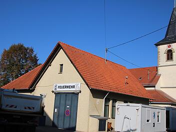 Das Feuerwehrgerätehaus in Seubrigshausen befindet sich mitten in einer Baustelle. Nun soll es auch ein wenig modernisiert und umgebaut werden. Thomas Malz