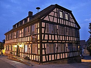 Vor allem an der Süd- und Westseite des Rathauses Untermerzbach soll eine Dämmung infolge energetischer Sanierung erfolgen.  Foto: Helmut Will