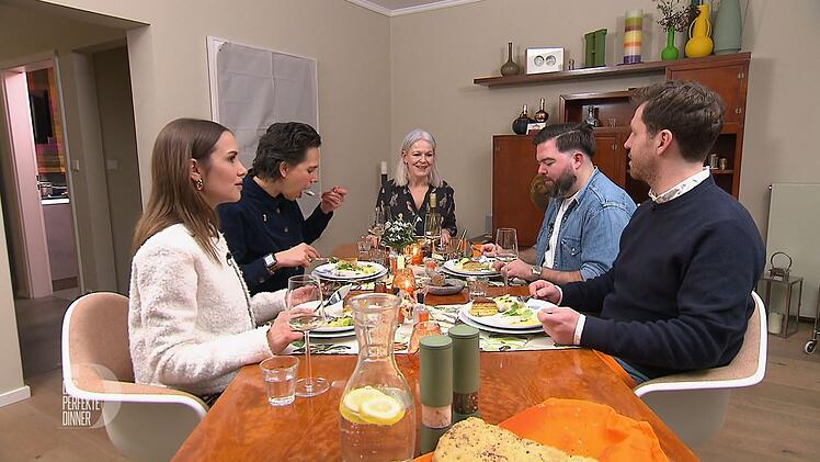 An Tag 3 in Hamburg trifft sich die "Dinner"-Runde bei Heike in Blankenese.