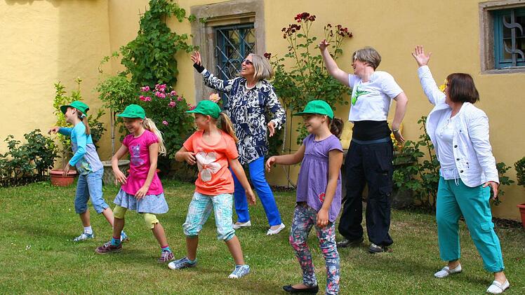 Tanzen macht den Kindern Spaß. Foto: Johanna Blum