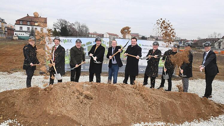 Spatenstich am "Ulanenpark". Foto: Ronald Rinklef