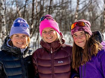 Sie tragen ihre Liebe zu den Bergen im Herzen und sind immer auf der Suche nach einem neuen Abenteuer: F&uuml;r Katharina Kestler, Antonia Schlosser und Lisa Bartelmus (von links) startet eine neue Reise.